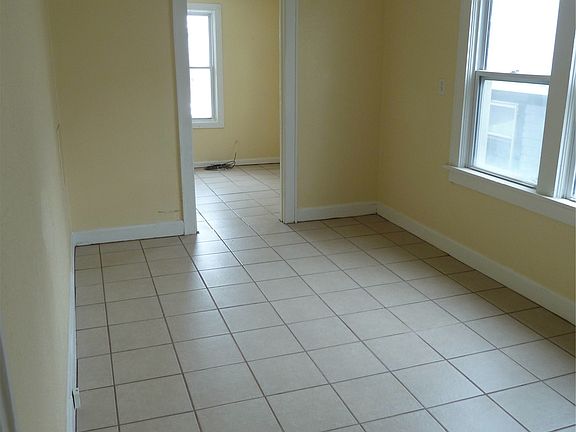 5th image of 1124 Ella Ave