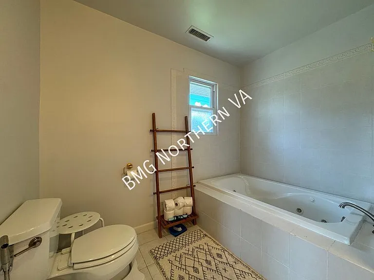 1909 Rollins Dr — Photo 31