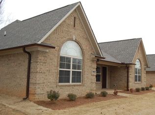 41 Holiday Dr #8, Jackson, TN 38305