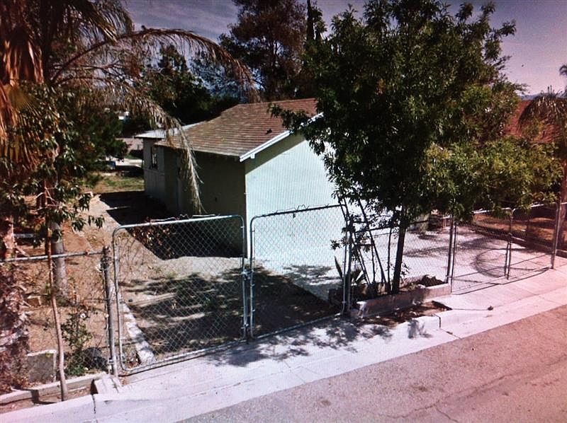 2nd image of 1307 E Olive St