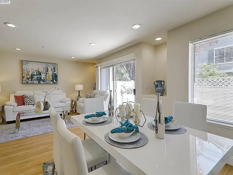 5710 Caprice Cmn — Photo 7