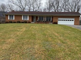 195 Casual Way, Burnsville, NC 28714