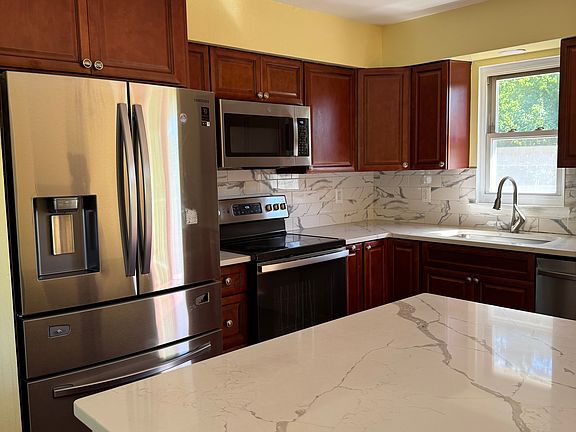 4th image of 7216 Belinger Ct #1