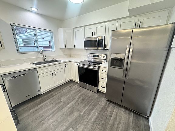 3rd image of 1615 Greenfield Ave APT 3