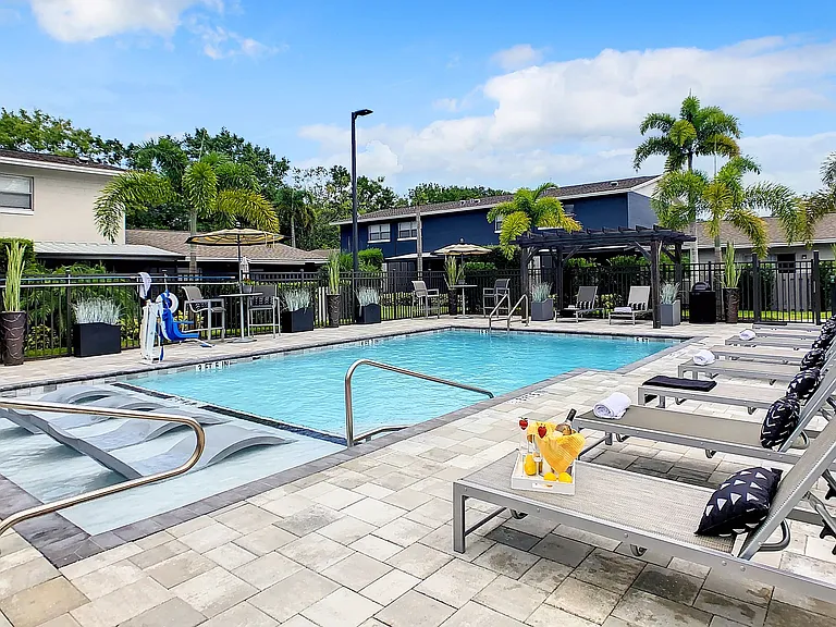 Mix up your day of relaxation enjoying lounging in sun, shade, and right in the water! No mater how you mix it up, Slate offers pure relaxation by the pool.