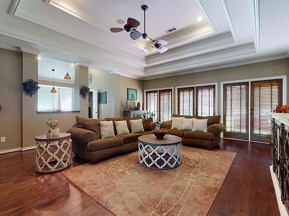 5th image of 7425 Colonial Dr