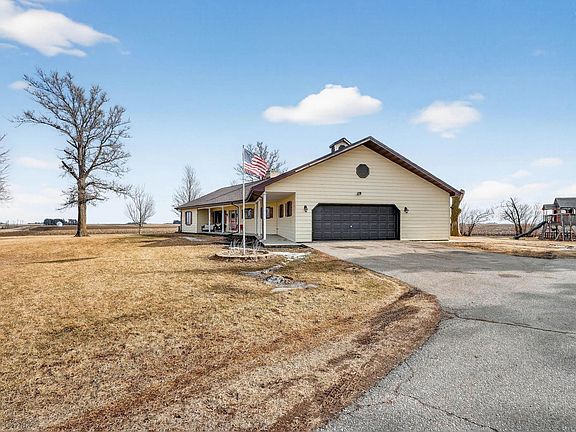 2nd image of 7845 W Reinbeck Rd