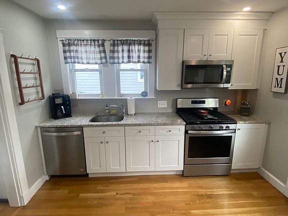 5th image of 45 Rockland St