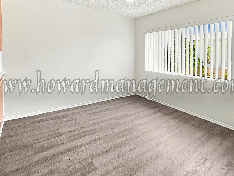 3637 Mentone — Photo 13