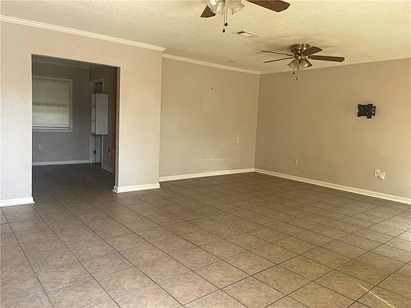 2nd image of 651 Holmes Blvd