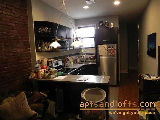 Rented by aptsandlofts.com | media 4