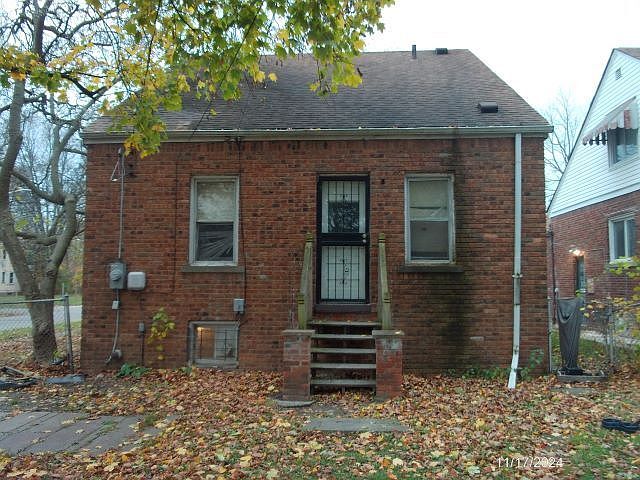 2nd image of 15700 Patton St