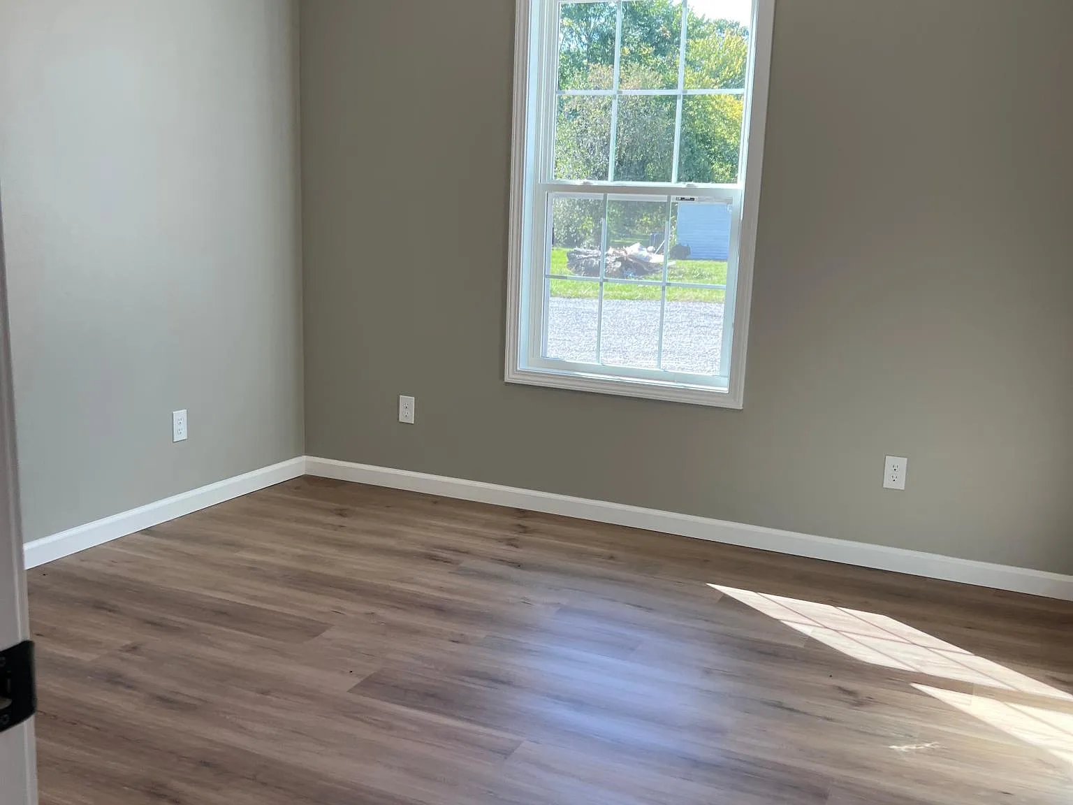 155 W Sunset St — Photo 4