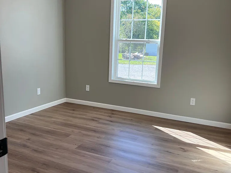 155 W Sunset St — Photo 4