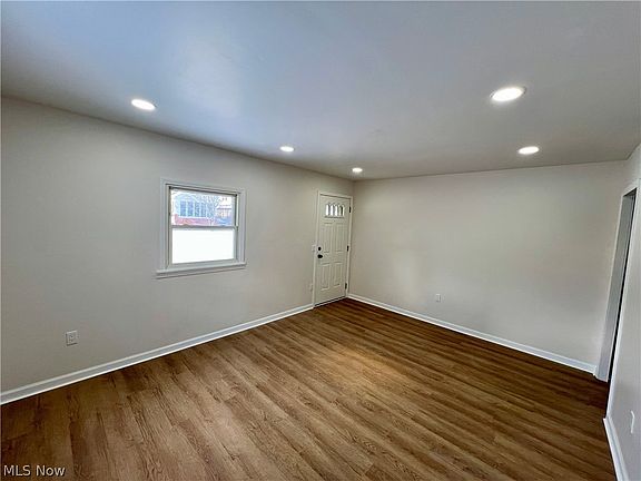 4th image of 350 Concord Ave