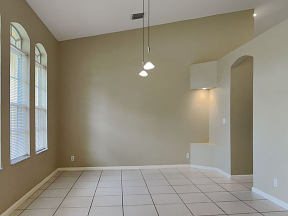 4th image of 9696 Aralia Way