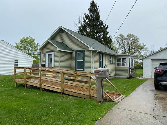 5th image of 118 Botsford St