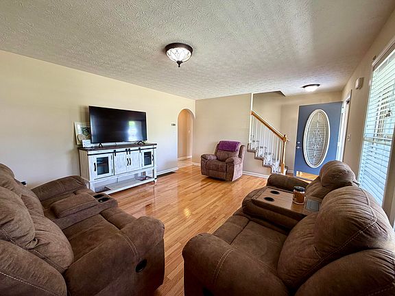 4th image of 408 Sage Grass Dr