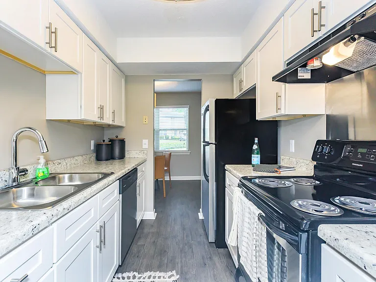 Laurel Ridge Apartments — Photo 6