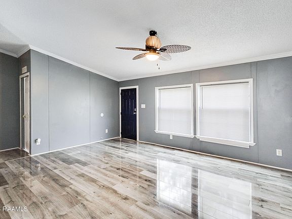 4th image of 233 Fleur Des Coteau