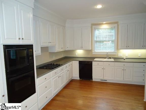 2nd image of 116 Knoll Creek Dr