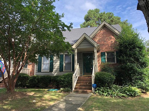 Charming end unit ranch home features 2 bedrooms and 2 full baths. Newly updated with new paint, new flooring & stainless steel appliances!
