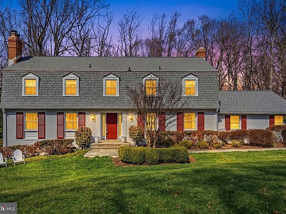 4th image of 7917 Greentree Rd