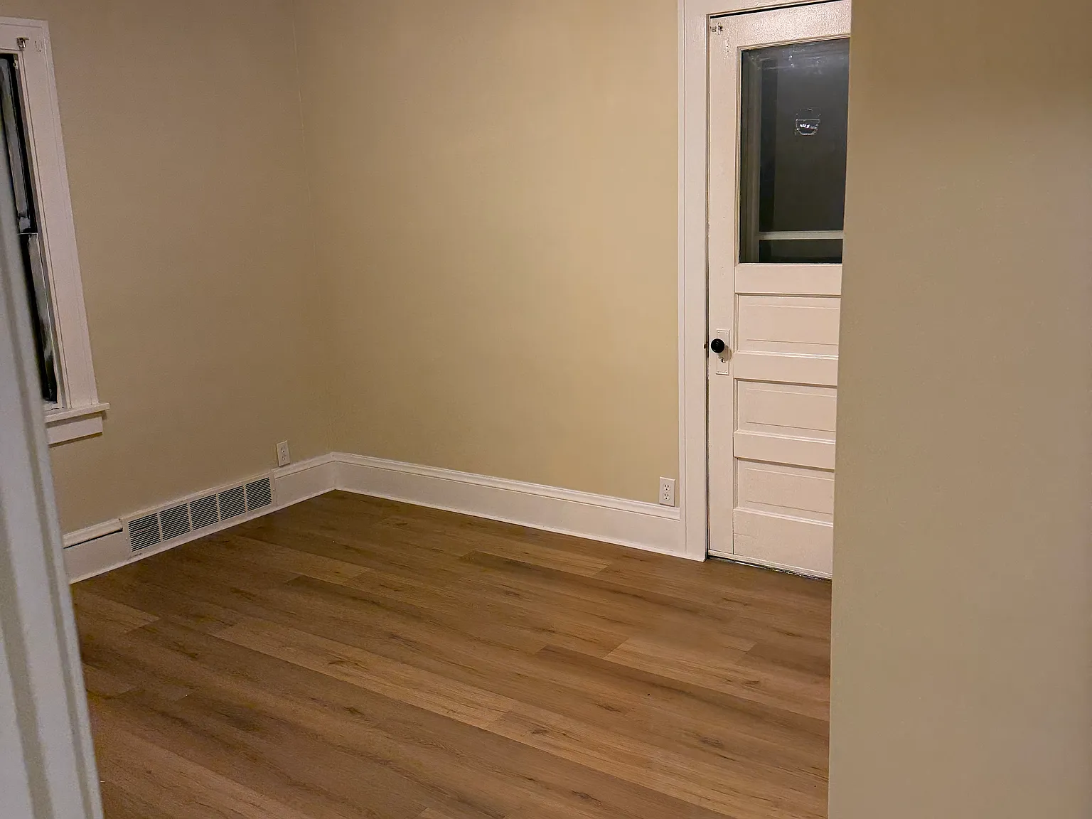 2 bed, 1000 sqft, $1,200 — Photo 1