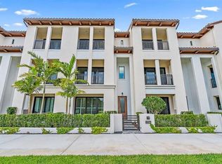12516 Gross Pointe Dr, Palm Beach Gardens, FL 33418