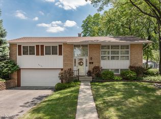 6829 Martin Dr, Woodridge, IL 60517