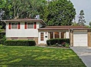 902 S Tower Dr, Mount Prospect, IL 60056