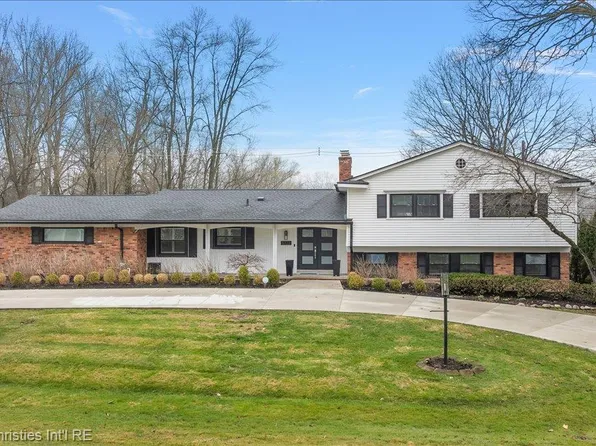5722 Raven Rd, Bloomfield Hills, MI 48301