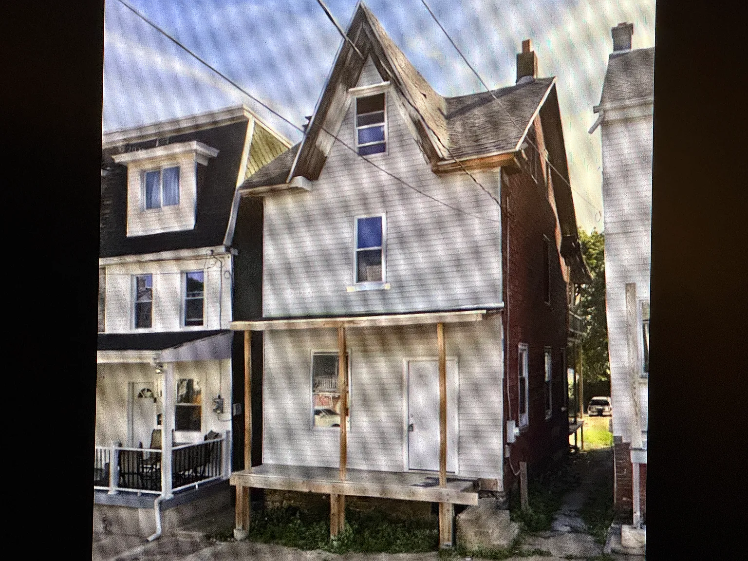 4 bed, 1200 sqft, $1,400 — Photo 1