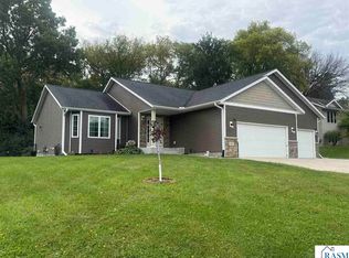 101 Skylark Dr, Mankato, MN 56001