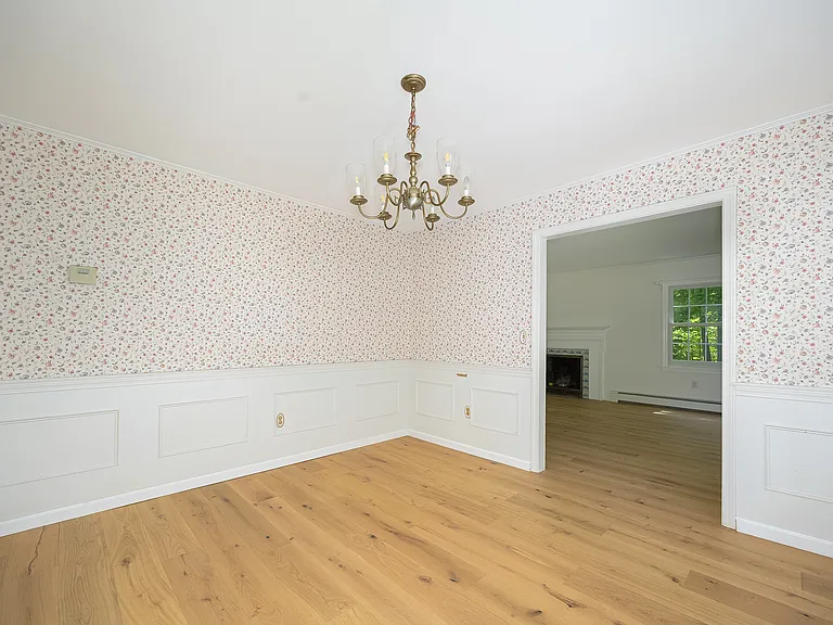 50 Aspinwall Rd — Photo 9