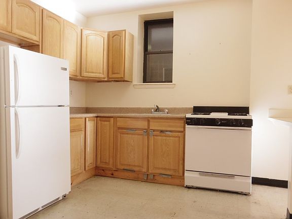 3rd image of 107 W 113th St APT 2B
