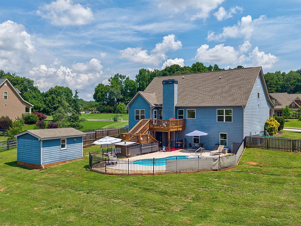 1st image of 1010 Gold Finch Dr