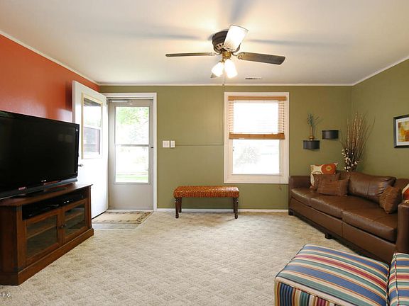 5th image of 1404 Dean St NE