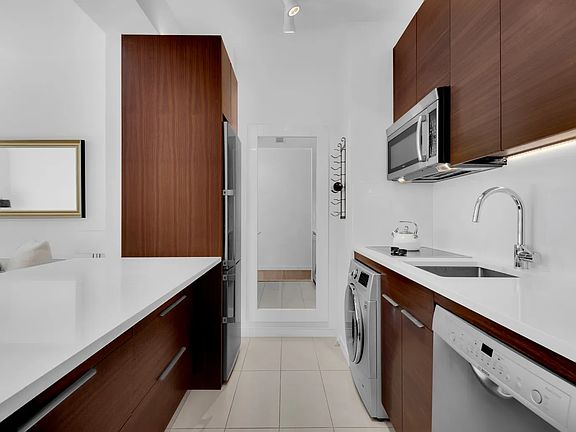 2nd image of 200 E 69th St APT 6J