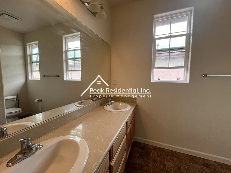 882 Bullion Ln — Photo 26