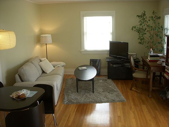 4th image of 126 N Bonnie Brae St