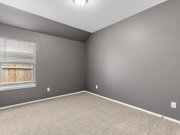 2120 Blakely Ct — Photo 22