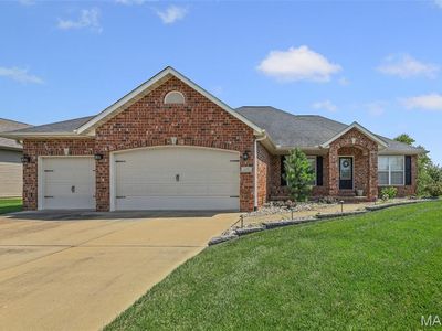 140 Stonebridge Bluff Dr, Maryville, IL, 62062