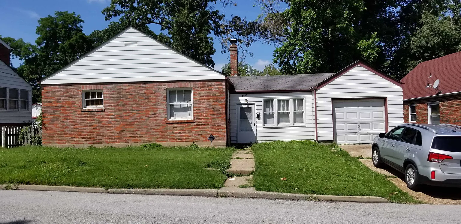 4405 Oakridge Blvd photo 1