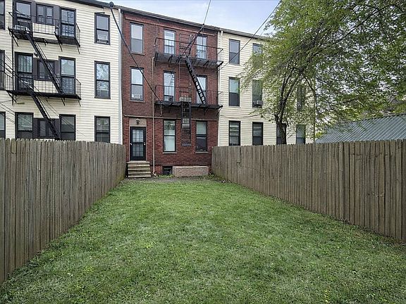4th image of 367 Menahan St #1L