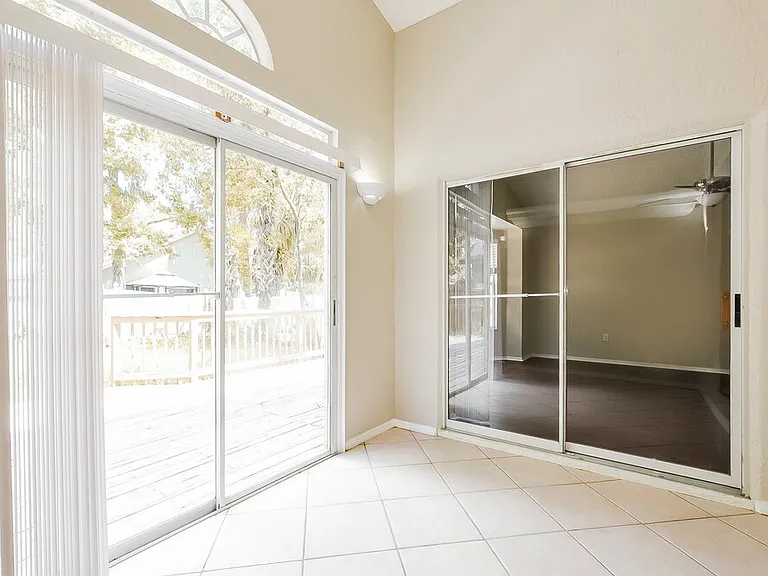 837 Shell Ln — Photo 6