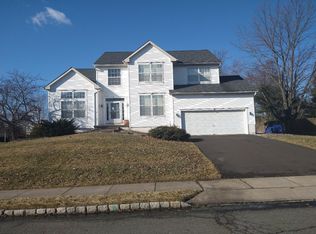 3 Quincy Manor Ln, Burlington, NJ 08016