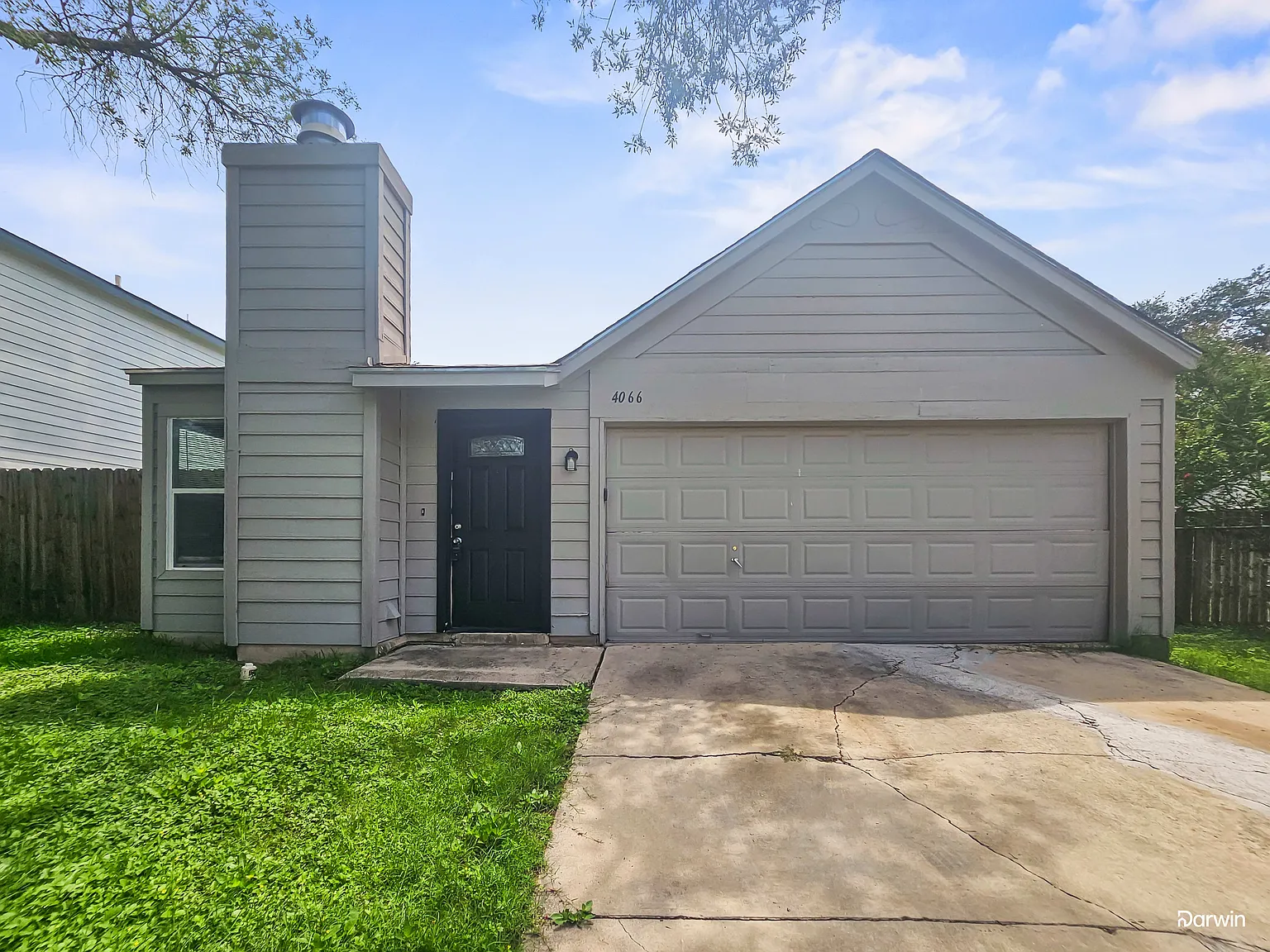 3 bed, 2.0 bath, 977 sqft, $1,285 — Photo 1