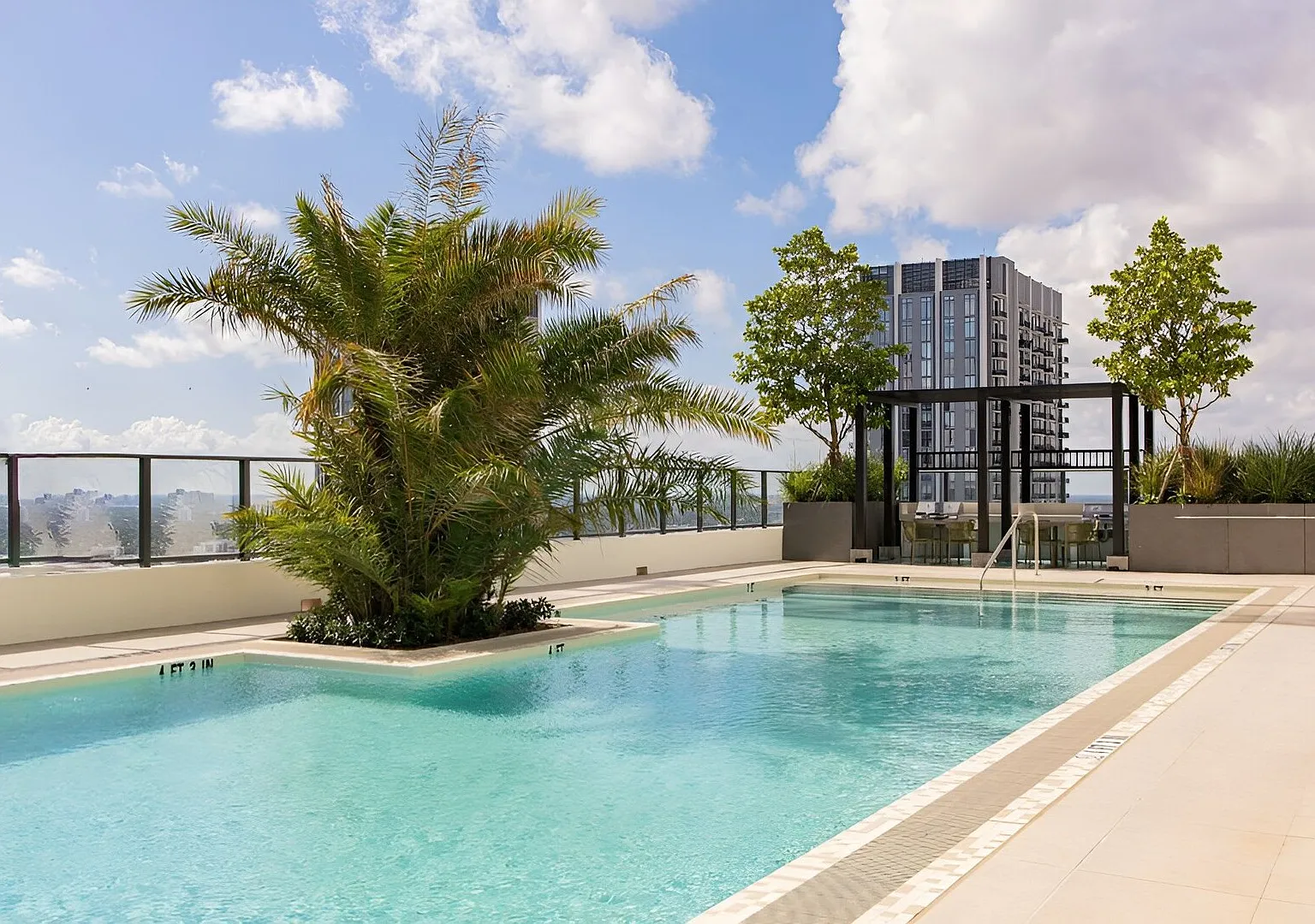 Miami 1BR Getaway for 4 Guests at The Crosby — Photo 4