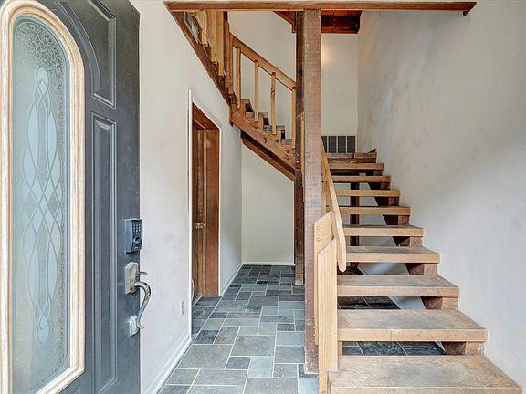3rd image of 2919 W Winterberry Ct